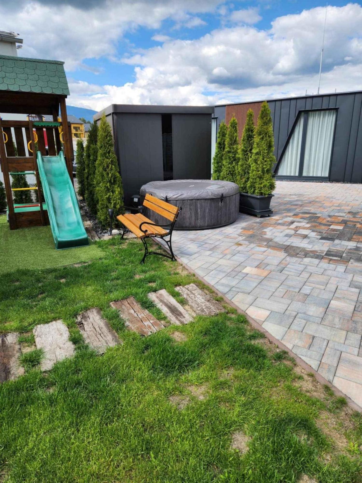 Apartmany K&K Liptovský Hrádok Exteriör bild